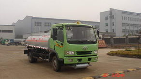 解放輕卡化工液體運輸車 價格、參數(shù)、圖片及廠家介紹